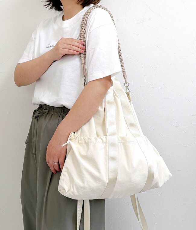 「3色全て購入しました」「とても可愛い」ハニーズの“大容量バッグ”ポケットたくさんで使いやすい！「一目惚れして買いました」《購入レビュー》