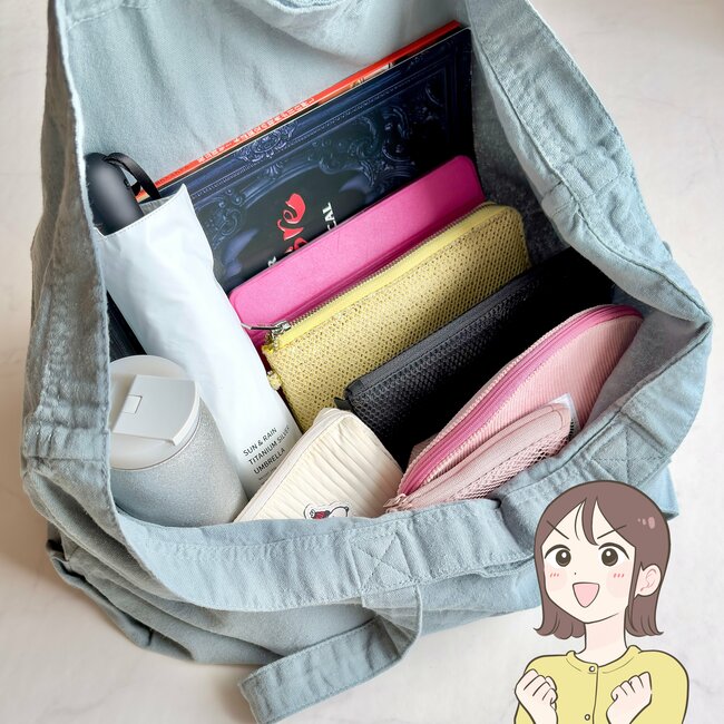 「色違い2個目購入」無印良品の“1290円トートバッグ”2泊分の荷物が入って優秀！「ポンポン物を入れられます」「一目惚れして即決」《購入レビュー》