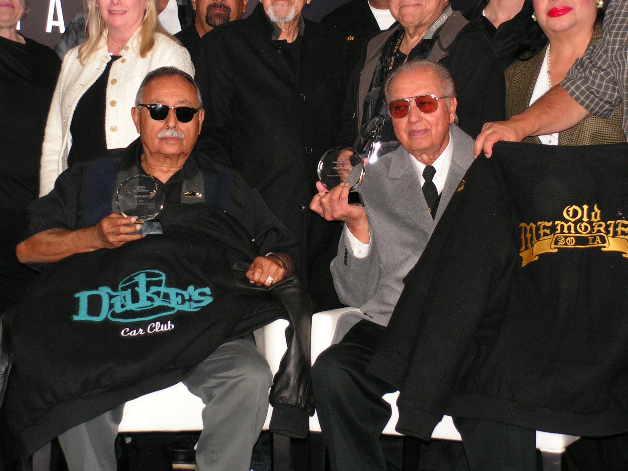 「車高が地面につくほど低い！」「ピカピカに光ってる…」LAの街で見た、古き良きアメ車マニアたちの“レジェンド級”なこだわり