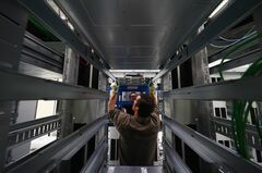 アマゾン、2900万人のクラウド研修を支援へ