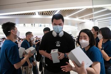 新型iPhoneが中国で話題独占、競争は熾烈に
