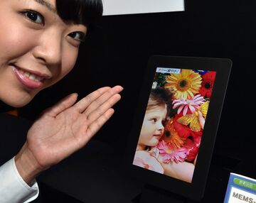 任天堂の新型「スイッチ」、シャープのIGZO採用へ