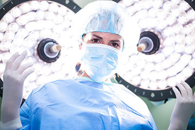 急性虫垂炎の治療は手術か薬か、外科医が選ぶのは？
