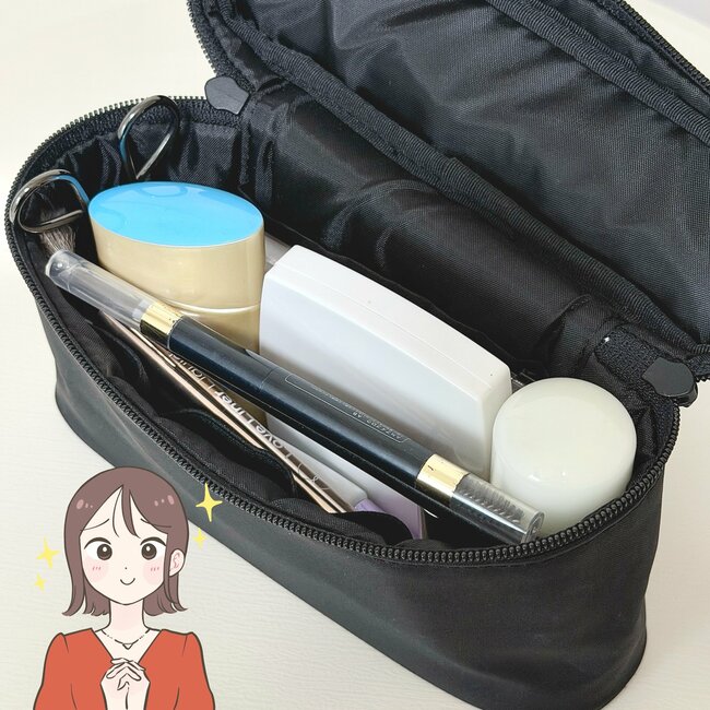 お薬手帳や診察券、処方薬がまるっと入る！無印良品の“かさばりにくいポーチ”が手放せない「収納力が抜群にいい」「立てて収納できる」《購入レビュー》
