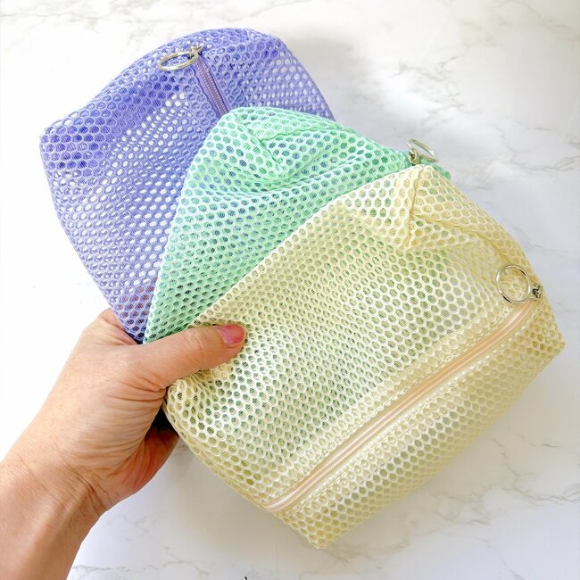 お薬が200錠も入った!セリアで見つけた「無印良品みたいなポーチ」可愛くて全色まとめ買いしちゃった!《購入レビュー》
