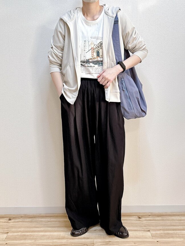 「毎日着用してます」「色違いも欲しい」無印良品の“UV対策パーカー”手の甲や首元まで守ってくれて天才すぎる!「くしゃくしゃにしてもシワにならない」