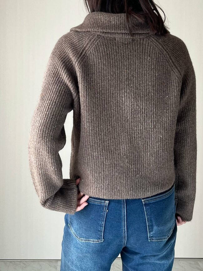 マフラーなしでも暖かい！GUの“ゆったりニット”体型カバーできるのに着回し力も高いんです！「2枚購入した」「色味がとても可愛い」