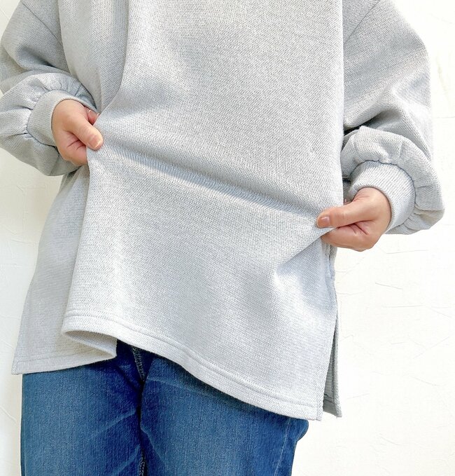 体型カバーの天才すぎる…!ワークマンの「ゆったりトップス」体のラインを拾わないし、すぽんと着るだけでオシャレなの!