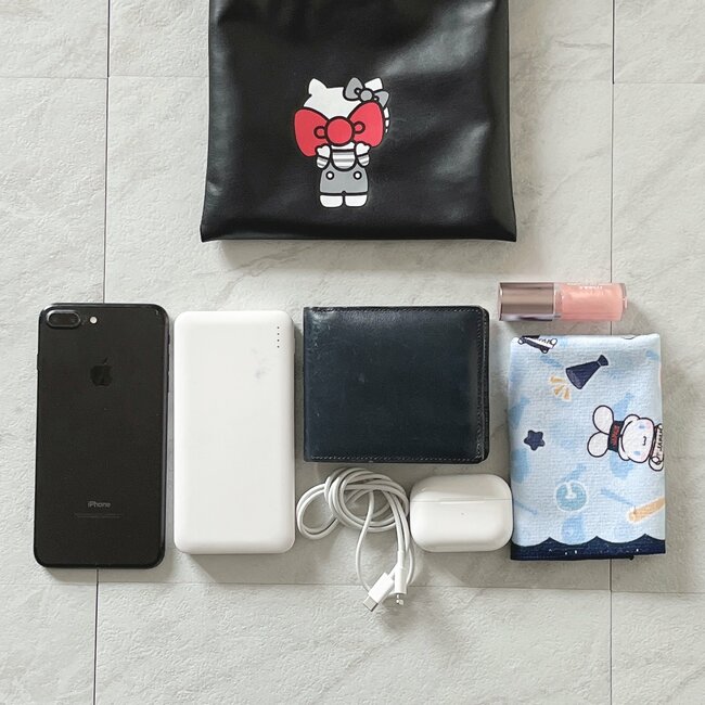 見つけた瞬間、迷わず購入！グローバルワーク×キティちゃんの「大人かわいいバッグ」コンパクトなのに収納力たっぷりです！