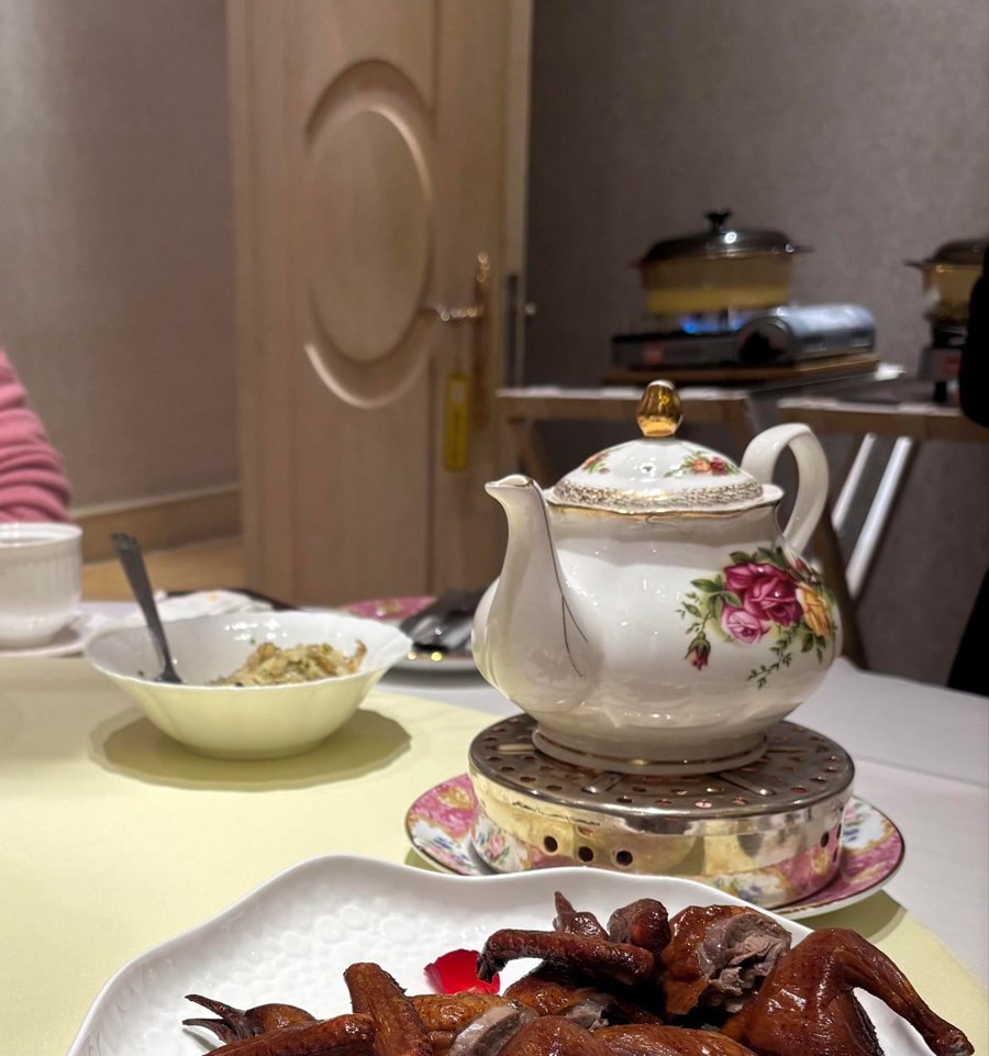 持ち込みのお茶を飲むために、ポットやコンロを提供