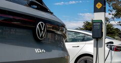 独VWには50億ドルの賭け、米EVリビアンには命綱