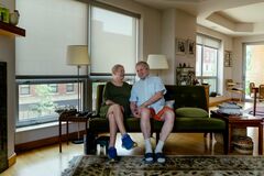 バイデン氏は「高齢すぎ」？　同日生まれの人に聞く