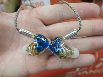 10mmドライバー搭載のクリアシェルイヤホンが3000円切り