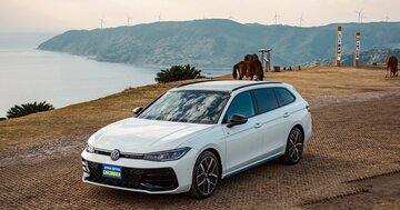 SUV全盛でも「ディーゼルワゴン」を選ぶ価値…VWパサートTDIで実感した「スポーティモデル並みの加速」【試乗記】