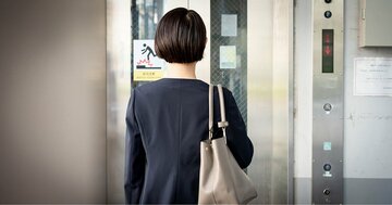 【生死を分ける】エレベーターで不審者に遭遇したとき、命を守るベストな方法は?