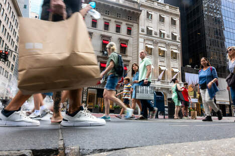 米経済が自信回復、散財し始めた消費者