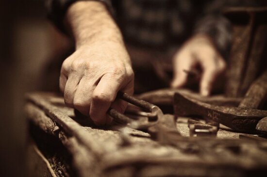 なぜ多くの若者が、伝統工芸の職人に憧れるのか？