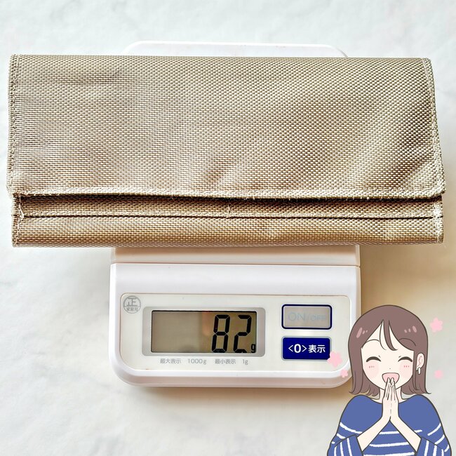 カードや診察券が72枚入った…!ダイソーの「めちゃ軽ウォレット」ポケットたくさんで収納力バツグン!