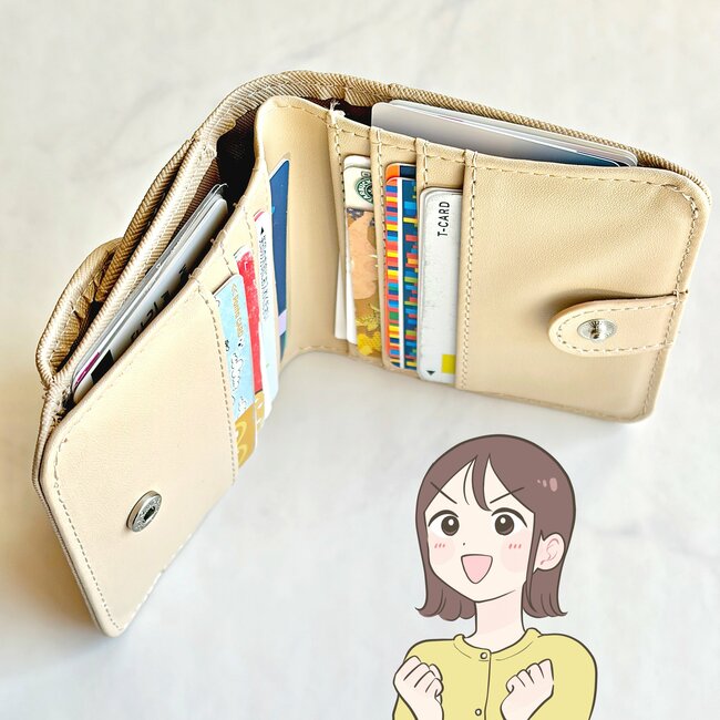 こんなスヌーピー、初めて見た!しまむらコラボの“めちゃかわ財布”小銭が取り出しやすくて嬉しい!《購入レビュー》