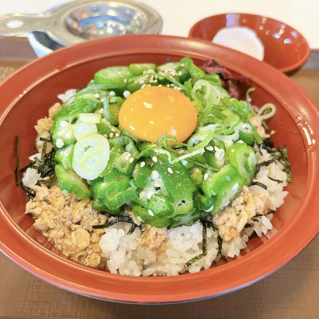 「すき家ならこれ一択」「ハマりすぎてる」600円の“やみつきどんぶり”ウマすぎてあっという間に完食した！