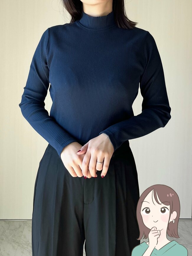 「色違いで5枚買った」ユニクロの“着回しトップス”楽ちんなのに高見えして何枚も欲しくなる!「細見えします!」「毎年購入してる」