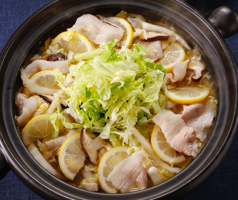 【小鍋レシピ】豚肉と白菜のレモン鍋