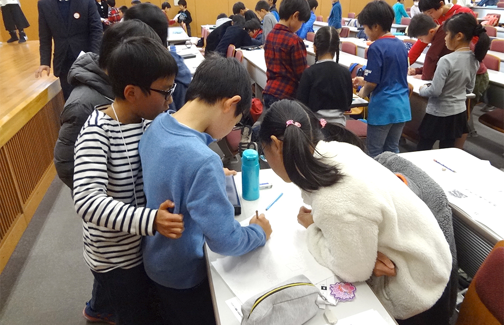 「50mを走る速さとお年玉の額の因果関係は?」小学生から始めたい探究の学び