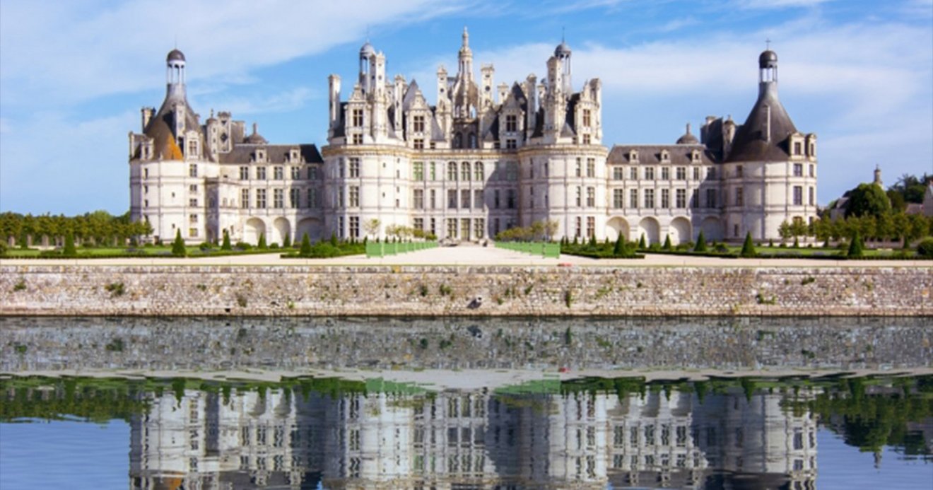 フランスの世界遺産「シャンボール城」の歩き方、抜群の規模と美しさ