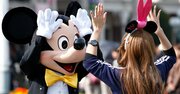 ディズニーランドの清掃員は見ている…「人気キャラ」目当ての客に「不人気キャラ」が仕掛ける“ツラすぎる営業術”