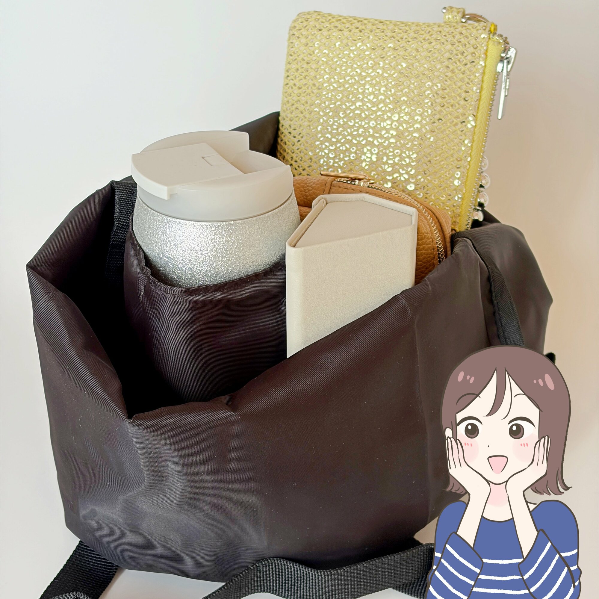 「買い物で毎日使ってます」スターバックスの“ポーチみたいなエコバッグ”スリムに持ち運べて優秀！「たくさん荷物が入ります！」「スタバのロゴがかわいい」