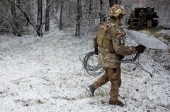 ロシアびいきのマスク氏？ 「裏切り者」の声も