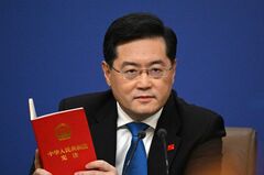 中国前外相、不倫疑惑で解任＝関係筋
