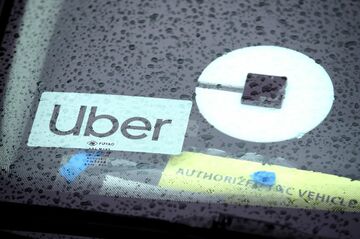 ソフトバンクやトヨタ、ウーバー自動運転部門に1100億円出資