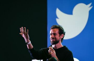 ツイッター創業者「最初の投稿」に3億円超、NFT競売で