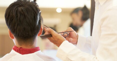 1000円カットで「変な髪型になる人」と「清潔感が出る人」、頼み方の決定的な違い
