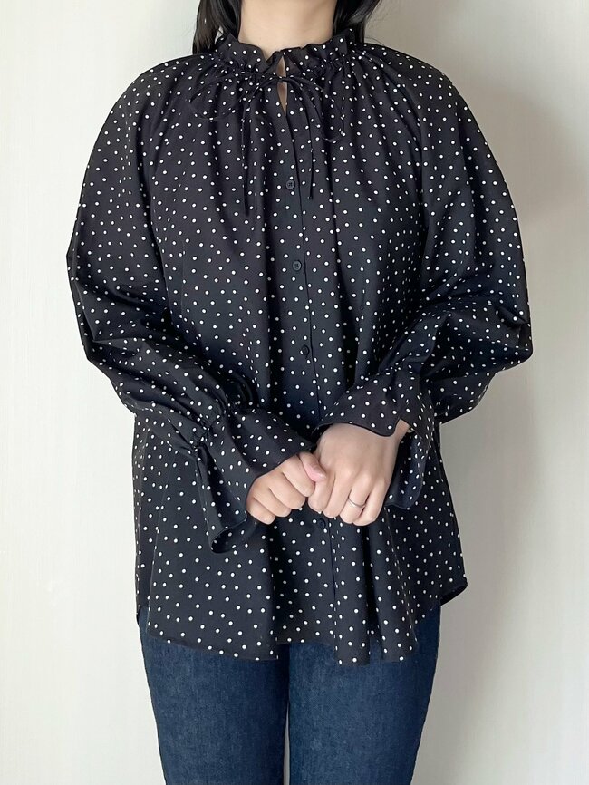 「二の腕を隠せる神アイテム」GUの“着回しトップス”が体型カバーの天才です！「おしりが隠れて安心」「2色購入しました」