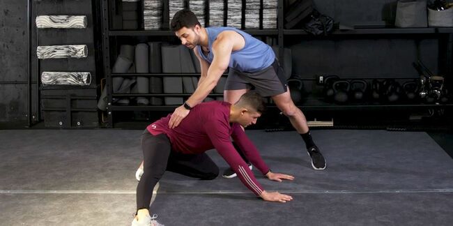 腰痛に効く！股関節の可動域を広げるストレッチ5選、効果的な姿勢と回数は？