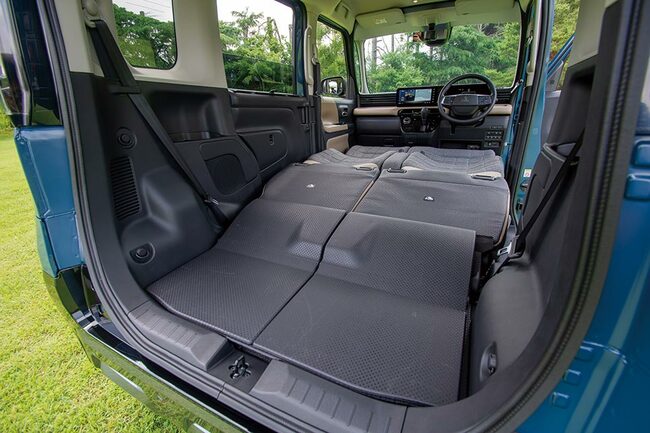 「軽で300万円なんて…」それでも三菱デリカミニ〈上級グレード〉が売れる納得の理由【試乗記】