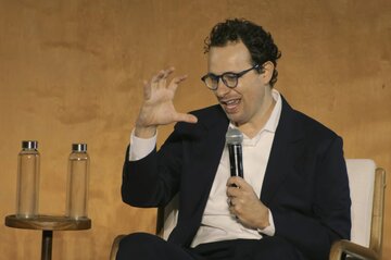 AIで失業増の「暗黒シナリオ」、大手テック企業の間で後退