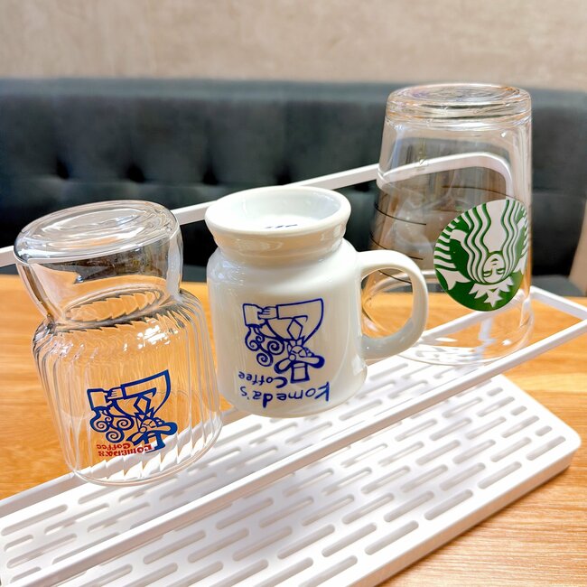 「しっかり乾かせるから本当に便利!」山崎実業の“ボトルスタンド”オシャレで使いやすいと評判!「弁当箱のでけえやつもいける」「スッキリととのった」《購入レビュー》
