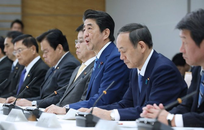 臨時休校」について、新型コロナウイルス感染症対策本部で発言する安倍晋三首相