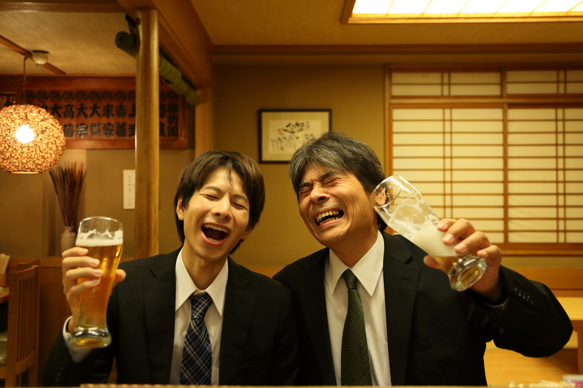 「飲みニケーション」減少がパワハラを増やした