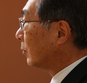 小野寺正 KDDI社長兼会長 ロングインタビュー<br />「もう一度、“戦う会社”に戻したい」