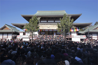 神頼みの不安感を吹き飛ばす<br />景気の「逆転」現象が新年も続く