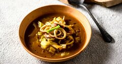 【夏休みはレンチンで何とかする！】料理未経験の男子でもカンタン！イカをカレースープにすると食欲が増す!!イカとキャベツと長ねぎの「カレースープ煮」