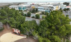 米メタ、一部社員のボーナス削減を計画