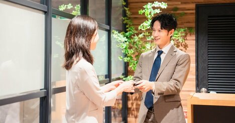 「会社の名刺」にすがる人は要注意…退職した瞬間「誰とも連絡が取れなくなる人」の残念な特徴