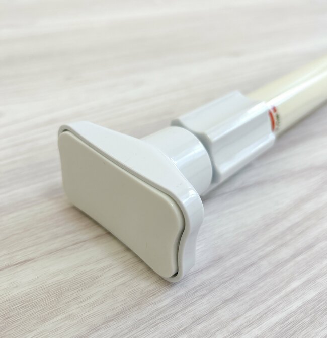 冬のアウター、ごちゃごちゃ問題が解決！ダイソーの「ホームセンターに売ってそうなポール」で部屋がスッキリ片付いた！