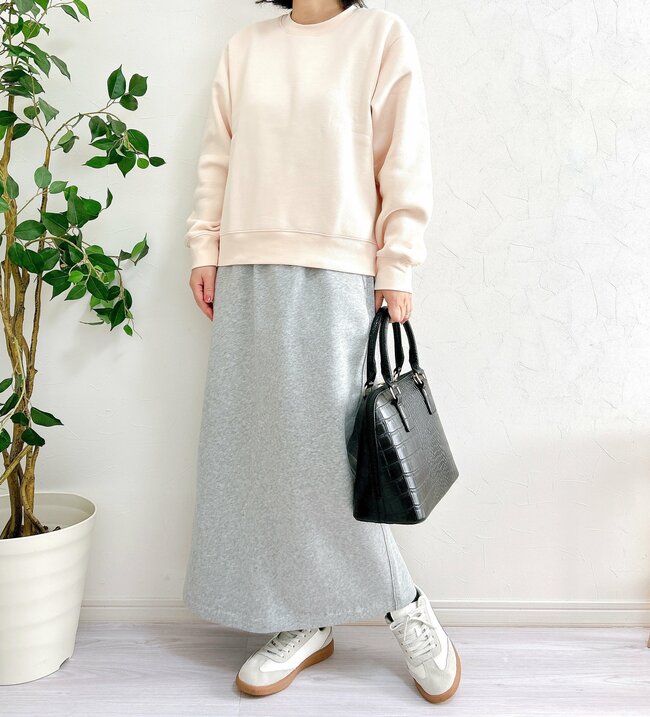 ポッカポカで細見え…！無印良品の「楽ちんスカート」脚がスラッと長く見えるし、春先まで大活躍！
