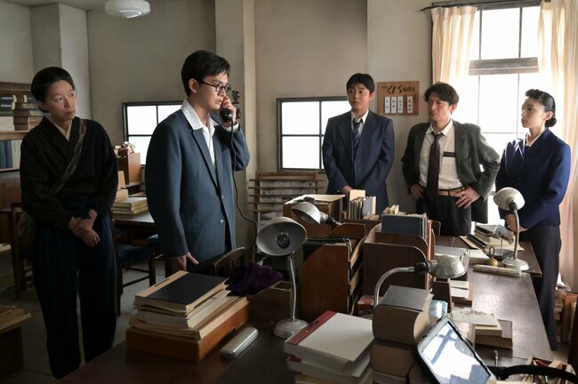 大地震が来ても寝る!?嵩の“伝説級エピソード”はやなせたかしの実話だった【あんぱん第84回レビュー】
